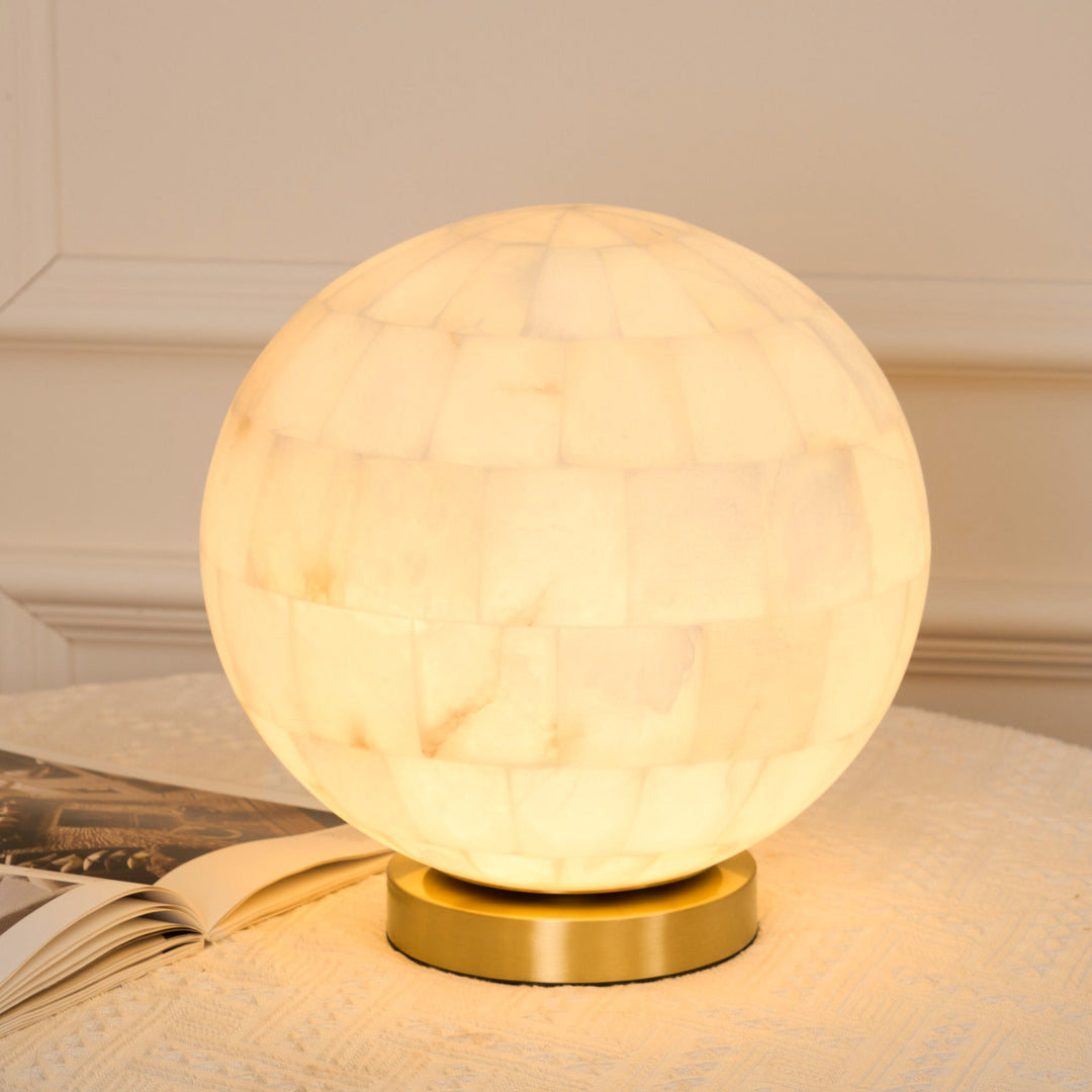 Lampada da tavolo a sfera in alabastro