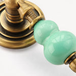 Afbeelding laden in galerijweergave, Ceramic cabinet handle detail and size view