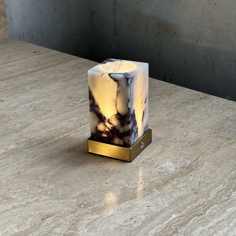 Würfel Marmor-Tischlampe