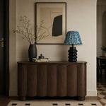 Załaduj obraz do przeglądarki galerii, Sculptural ceramic table lamp styled on an entryway console