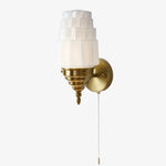 Cargar imagen en el visor de la Galería, Antique brass pull-chain Art Deco wall sconce