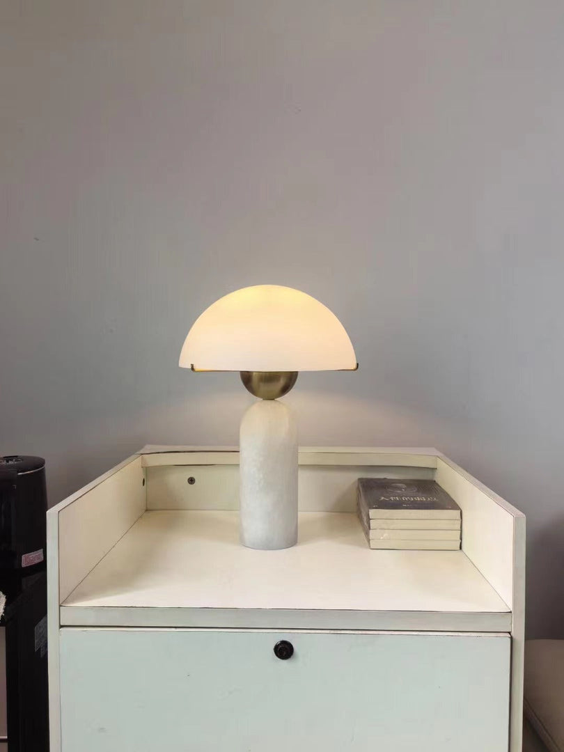 Peono Alabaster Tischlampe