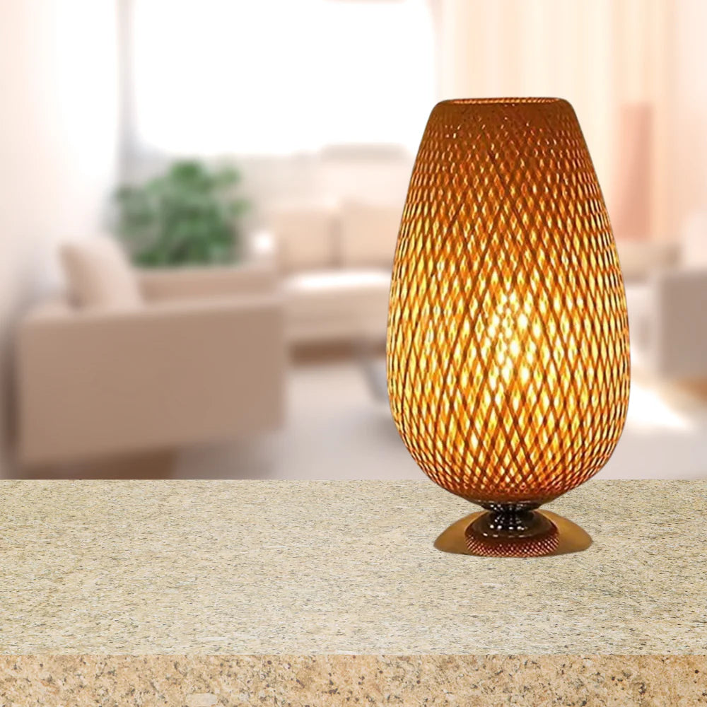 Ręcznie wykonana zrównoważona lampa stołowa z bambusa
