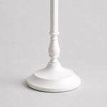 Afbeelding laden in galerijweergave, Close-up of sculpted white metal stem and smooth round lamp base