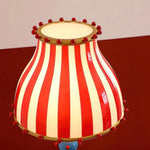 Afbeelding laden in galerijweergave, Festilo Circus Sculpturale Vloerlamp – Gebogen Boog Metaal Ontwerp Vloerlamp voor Woonruimtes