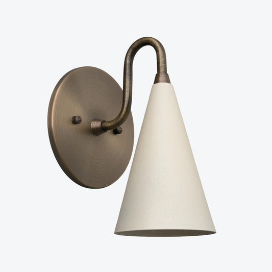 Aplique de Pared Curva con Pantalla Cónica de Metal – Lámpara de Pared Vintage de Latón para Entrada o Escalera