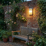 Bild in die Galerieansicht laden, Garden Trading Chatham Außenwandleuchte