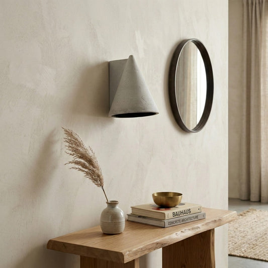 Lámpara de Pared Cónica de Hormigón Concrellia – Aplique Artístico Moderno para Dormitorio