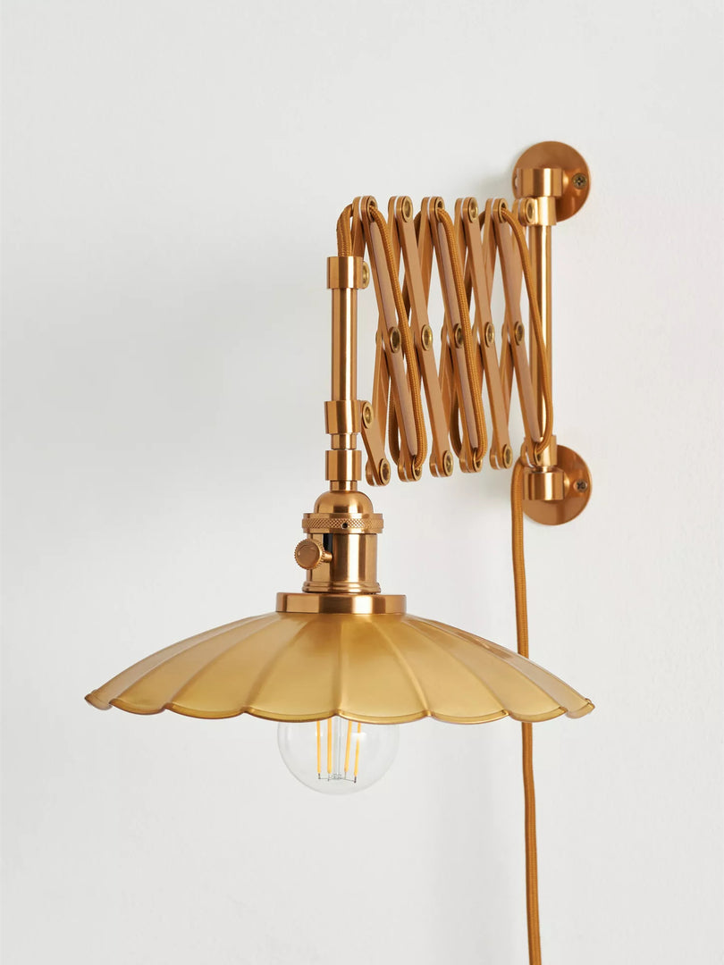 Furium gegolfde accordeon stekker-wandlamp - messing muurlamp elegantie