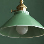 Cargar imagen en el visor de la Galería, Green ceramic shade and bulb opening detail