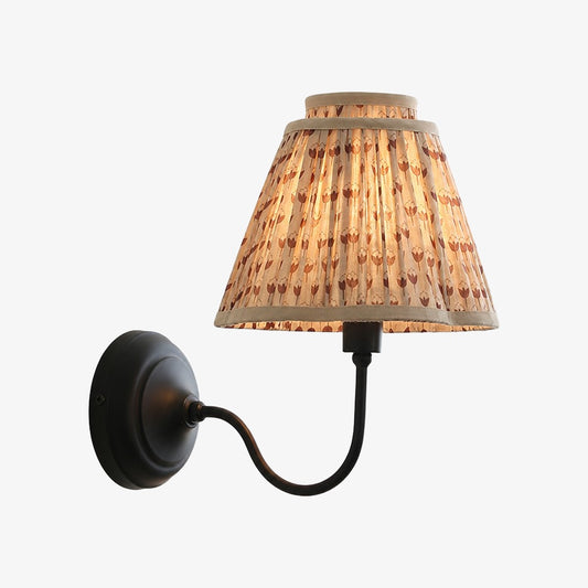 Lámpara de pared contemporánea Solmire – luminaria de pared de metal con tela a medida para dormitorio y pasillo  