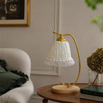 Cargar imagen en el visor de la Galería, Lamp on a round side table with classic room decor