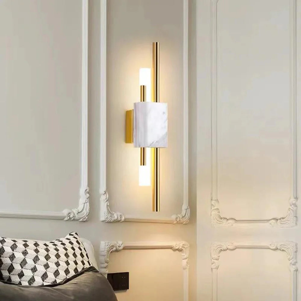 Luz de Pared con Detalles en Mármol Refined Radiance