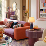 Afbeelding laden in galerijweergave, Sculptural ceramic table lamp in a colorful lounge