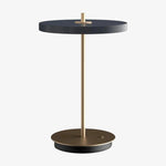 Afbeelding laden in galerijweergave, Astris Moderne Minimalistische Metalen Tafellamp Zachte LED Verlichting voor Woonkamer en Kantoor