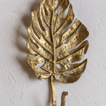 Afbeelding laden in galerijweergave, Raised botanical leaf form and wall-mounted hook