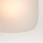 Carica immagine nel visualizzatore della Galleria, Applique da parete in vetro satinato Lirra – Finitura metallica moderna e minimalista per bagno o toeletta