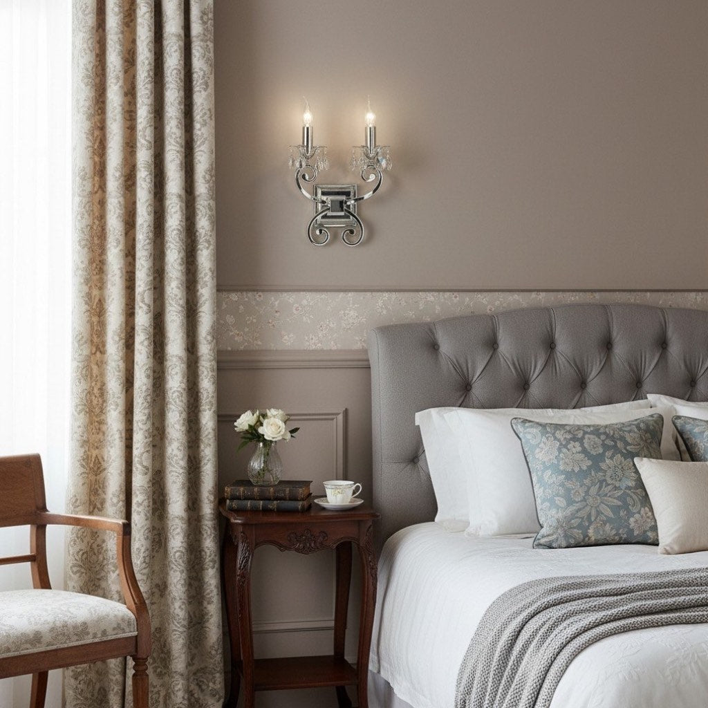 Talonis Kristal Accent Wandlamp – Gebogen Chroom Armontwerp voor Woon- en Halruimtes