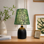 Afbeelding laden in galerijweergave, Green Pattern room scene