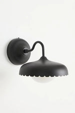 Afbeelding laden in galerijweergave, Rayla Buitenmuur Sconce Licht – Schelp Rand Modern Metaal Ontwerp voor Portiek
