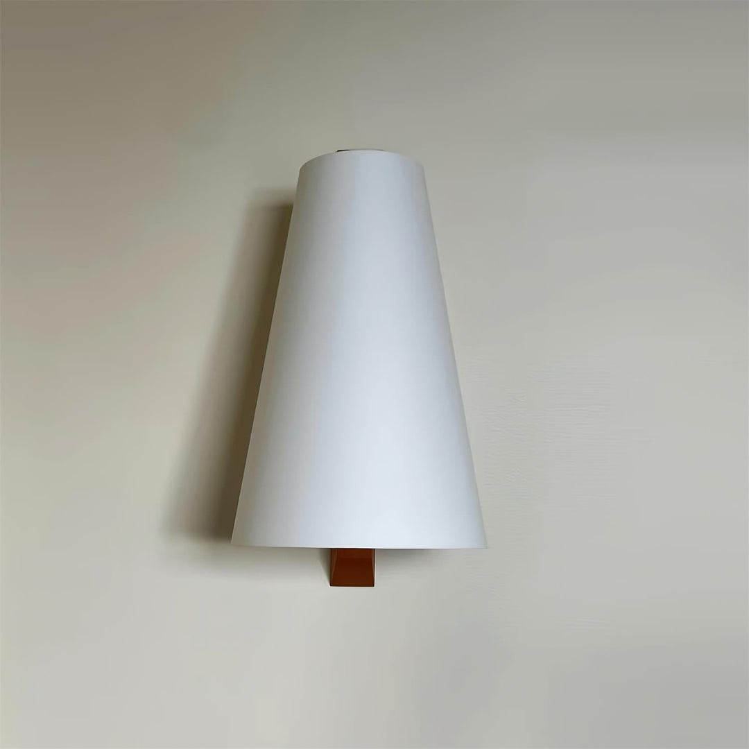 Trianora Wall Lamp