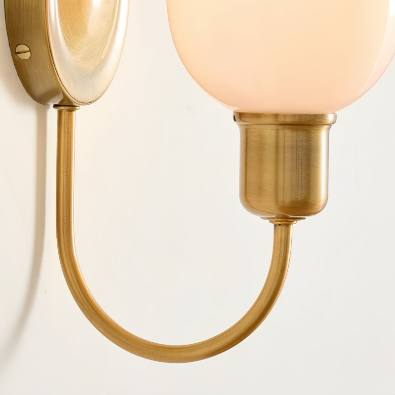 Tracian Wandleuchte - Gebogener Arm mit Glas- oder Leinen-Schirm für Schlafzimmer