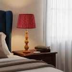 Afbeelding laden in galerijweergave, Grainora Tafellamp met Houten Nerf Basis – Stoffen Lampenkap voor Woonkamers