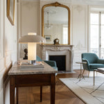 Afbeelding laden in galerijweergave, Nera gebogen accentlamp - organisch modern ontwerp met zachte gloed voor nachtkastje of sidetable