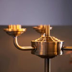 Afbeelding laden in galerijweergave, Tela 1‑licht en 3‑licht tafellamp – modern linnen en metaal voor nachtkastje of woonkamer