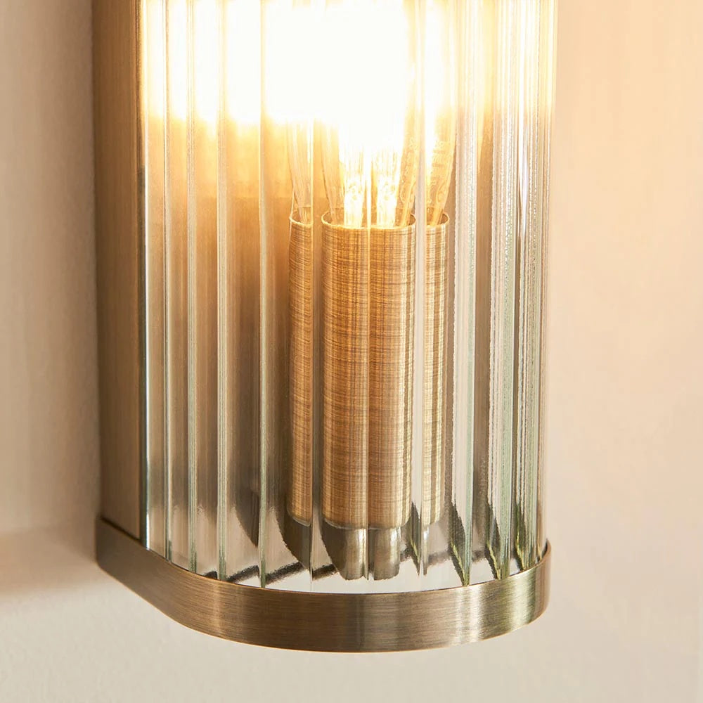 RibGlow Art Deco gerippte Glas-Wandleuchte – Vintage-inspirierte Wandlampe für Wohnzimmer