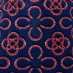 Afbeelding laden in galerijweergave, Embroidered Fabric and Sculptural Ceramic Table Lamp