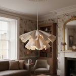 Afbeelding laden in galerijweergave, Elora plastic hanglamp – lichtgewicht modern ontwerp voor slaapkamers of woonkamers