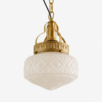Afbeelding laden in galerijweergave, Cream white embossed glass pendant light with brass hardware