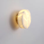 Bild in die Galerieansicht laden, Zylindrische Alabaster Wandleuchte
