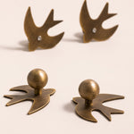 Afbeelding laden in galerijweergave, Swallow cabinet knob profile and edge detail