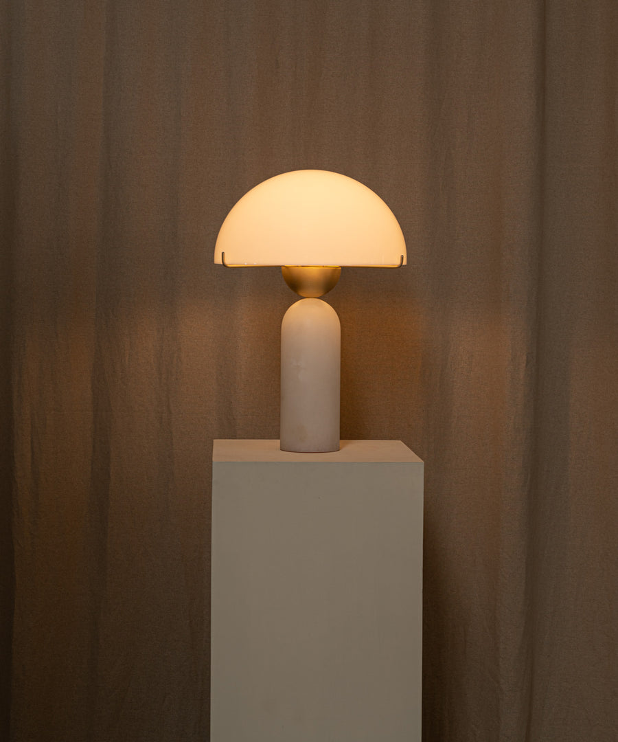 Peono Alabaster Tischlampe