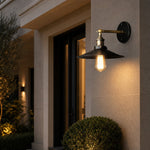 Afbeelding laden in galerijweergave, Outdoor wall lamp installed beside an entry door at night