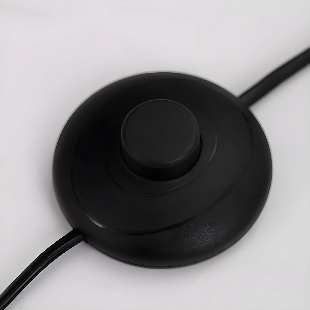 Aethervox Lampa Podłogowa w Stylu Mid-Century Modern z Łukiem - Metalowy Design z Akcentami Marmuru do Salonu