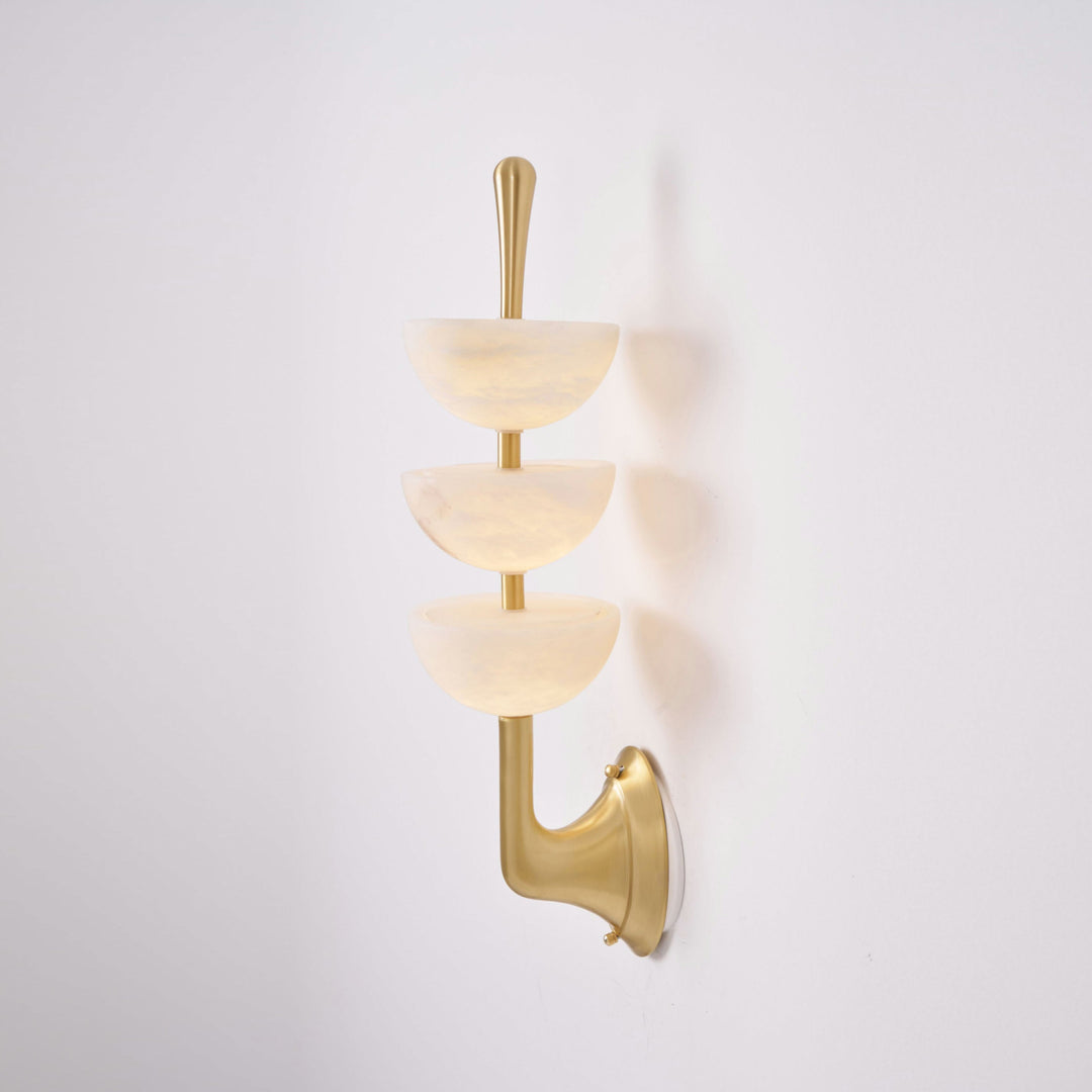 Lampe murale triple en albâtre