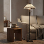 Afbeelding laden in galerijweergave, TF Fargo geometrische Tiffany-stijl lamp — amberkleurig en crèmekleurig glas accentverlichting voor slaapkamer of studeerkamer