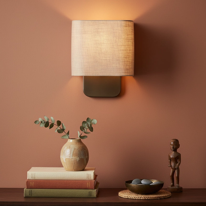 Nolvara Zeitgenössische Wandlampe mit Stoffschirm – Minimalistische Metallleuchte für Schlafzimmer und Flur