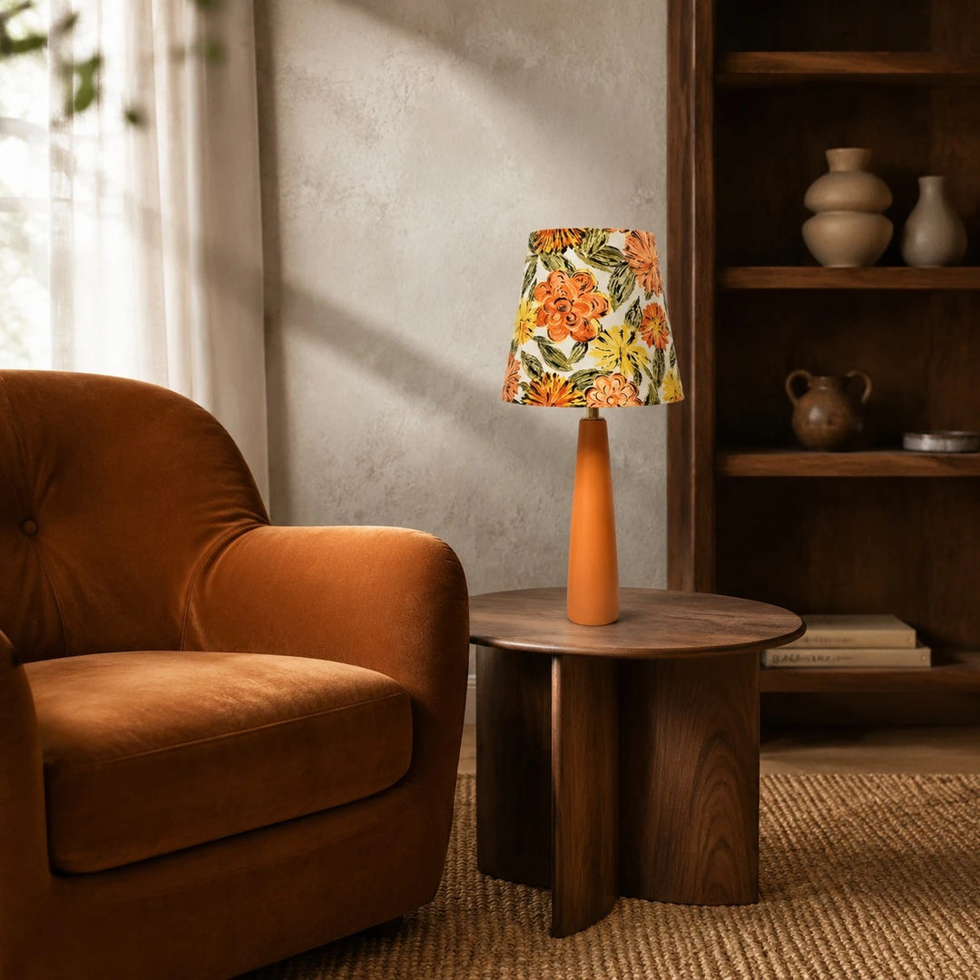 Lampe de table en céramique à motifs floraux Liberty avec base orange faite à la main