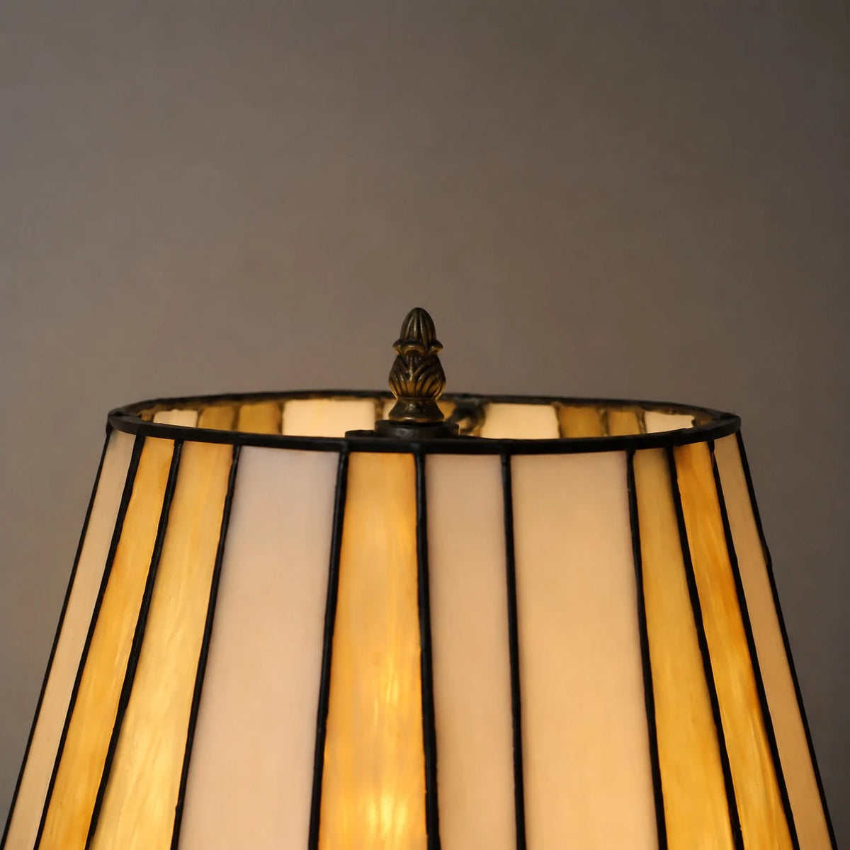 Tiffany-style stained glass table lamp product image