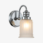 Afbeelding laden in galerijweergave, Lirra Badkamer Metalen Wandlamp met Glazen Kap - Vochtbestendige Wandkandelaar