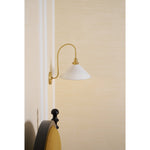 Load image into Gallery viewer, Clivedon Wall Lamp