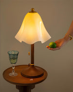 Bild in die Galerieansicht laden, Mido Tischlampe