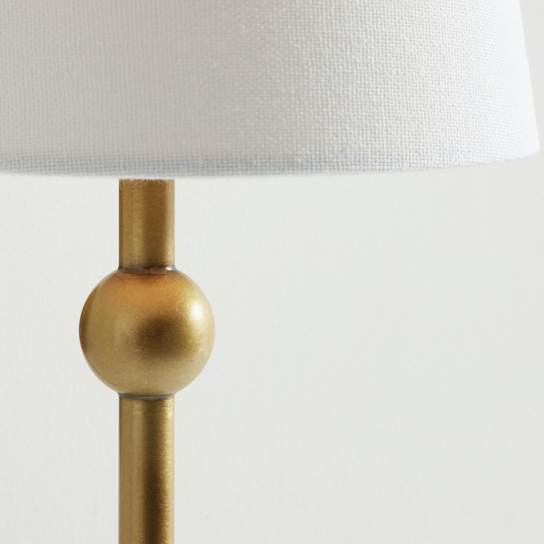 Aplique de brazo curvo elegante Serena – Lámpara de pared moderna con pantalla de tela para pasillo y dormitorio