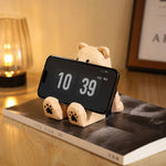 Bild in die Galerieansicht laden, Wooden animal phone stand scene view