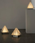 Bild in die Galerieansicht laden, Fragment Tischlampe
