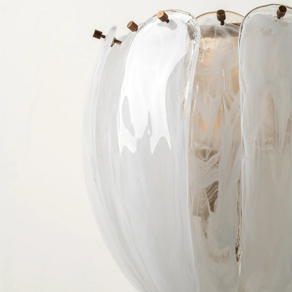 Velora Alabaster Tinten Gebogen Glazen Wandlamp - Sculpturaal Elegante Metalen Details voor Slaapkamer of Hal